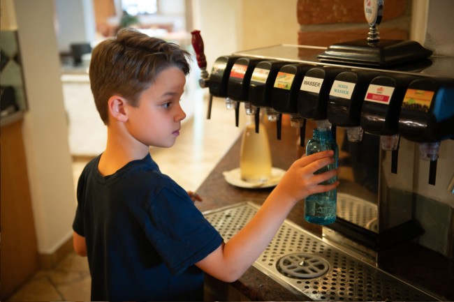 All-inclusive juice bar and soft drinks