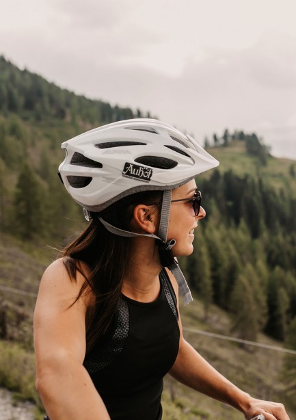 E-Bike Verleih im Hotel Auhof inklusiver Helme