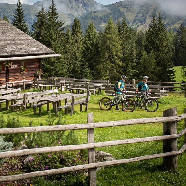 Mountain biking in “The Valley of Huts”  © SalzburgerLand Tourismus