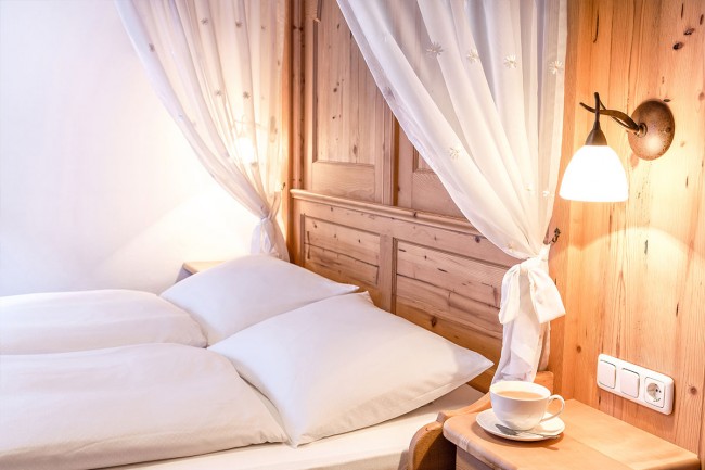 Gemütliches Doppelbett