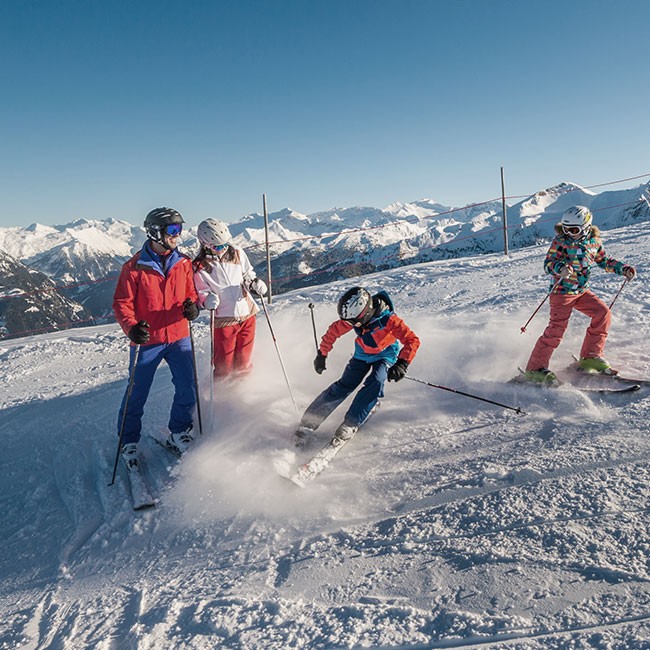 Skiausrüstung für die ganze Familie © www.grossarltal.info